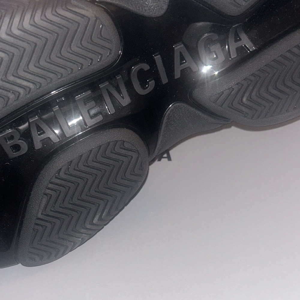 Balenciaga Black Sneakers with Colorful Logo Accents - Picture 5 of 10